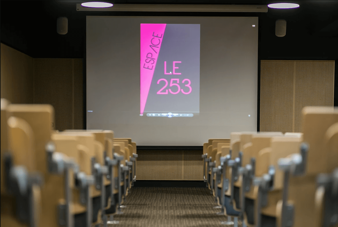 salle planethoster 1